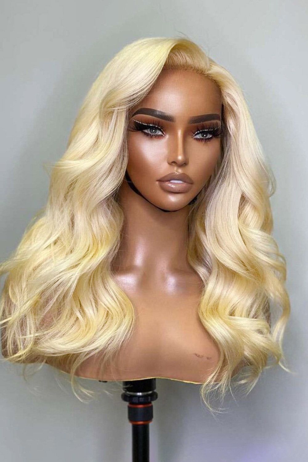 Closure Wigs (613)